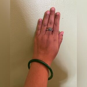 Elegant Green Agate Stone Bangle Bracelet